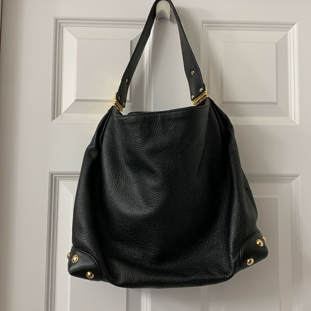 Michael Kors Joplin shoulder bag. Very soft leather & beautiful gold details.